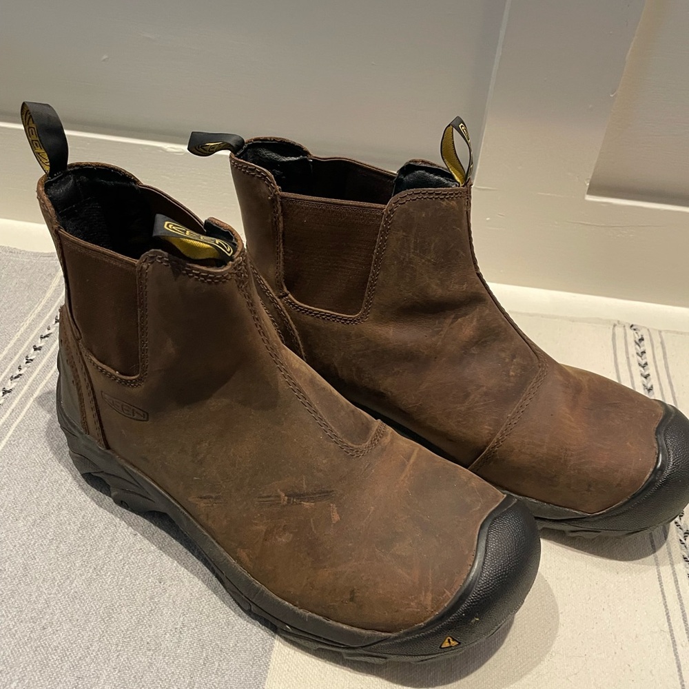 KEEN Men's Brown Leather  shellback Slip-On boots